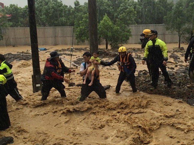 Typhoon Dujuan targets Japan's Ryukyu Islands and Taiwan