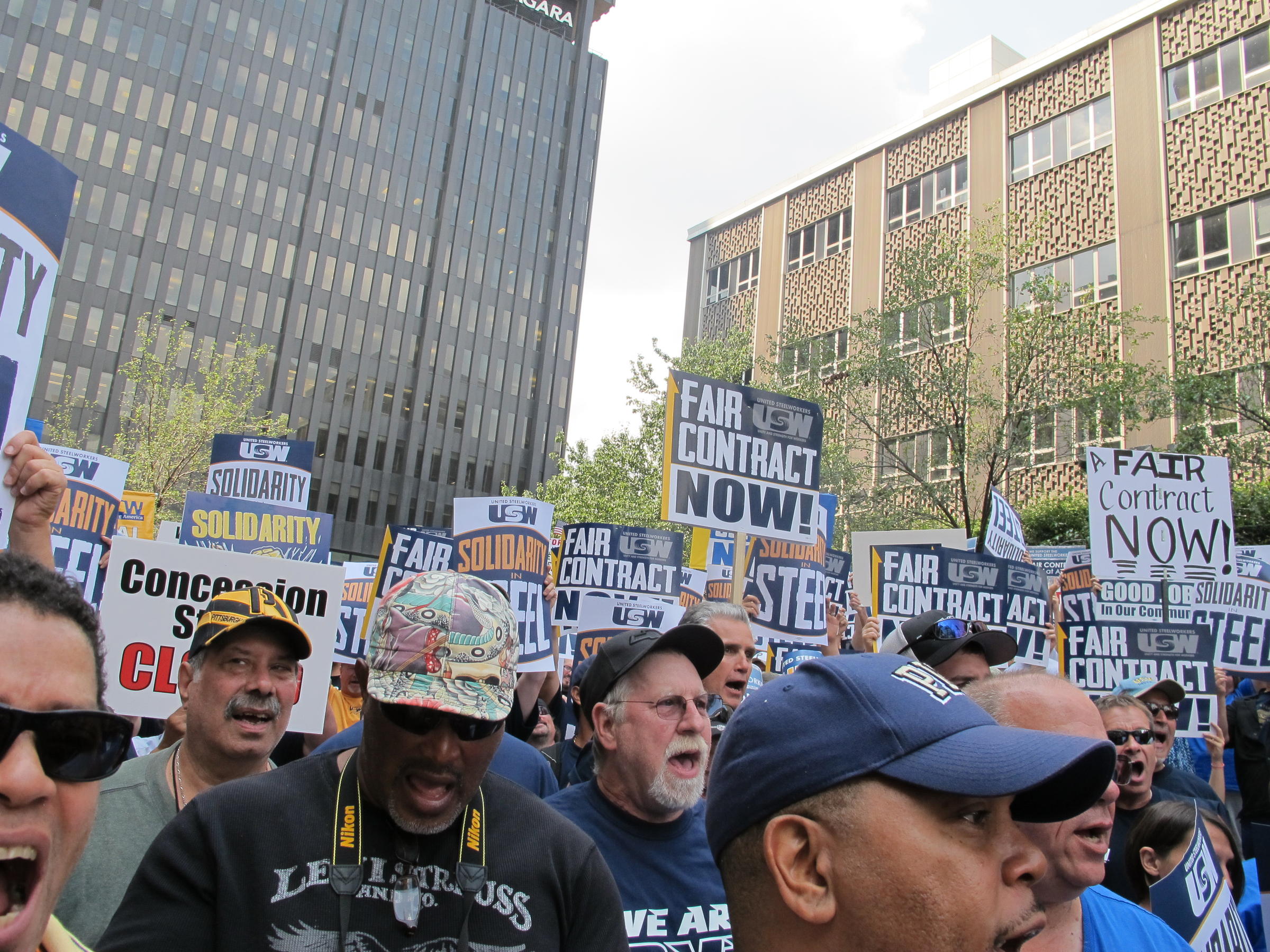 Thousands of United Steelworkers rally in Downtown Pittsburgh on Tuesday Sept. 1 2015 in support of new contracts with U.S. Steel Allegheny Technologies and ArcelorMittal. Negotiations started in June