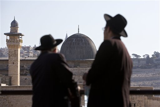 Israeli police can open fire on Palestinian stone-throwers