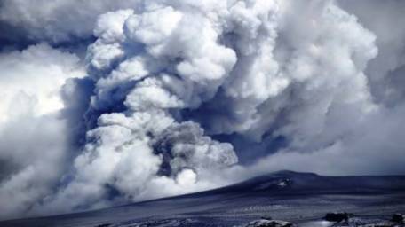 Japan's Mt Aso volcano erupts without warning