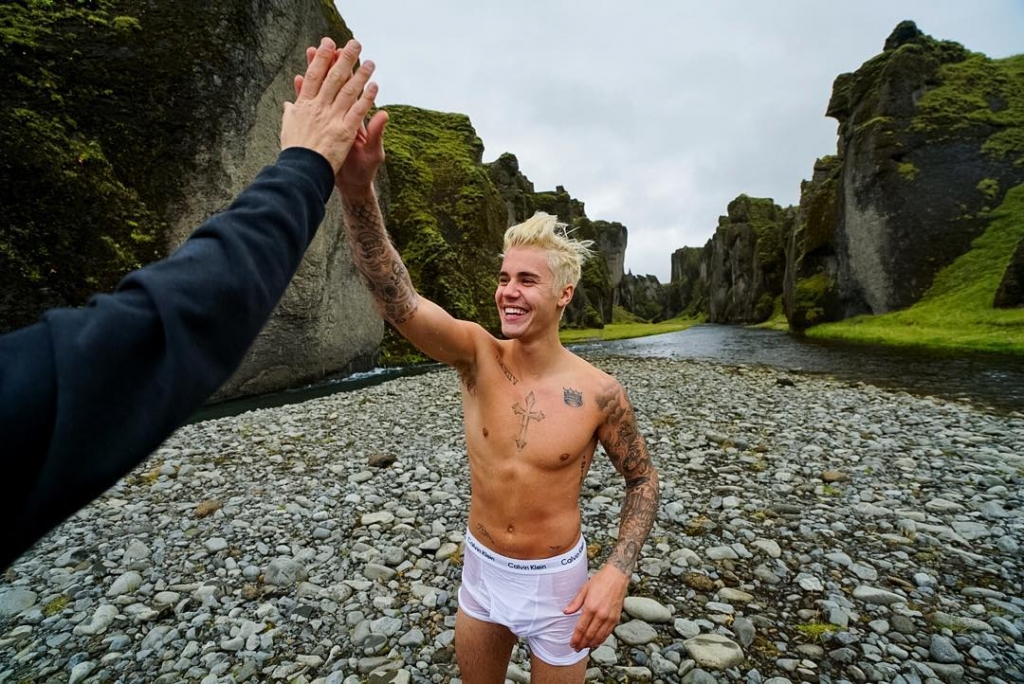 Bieber models underwear after swim in ice cold water