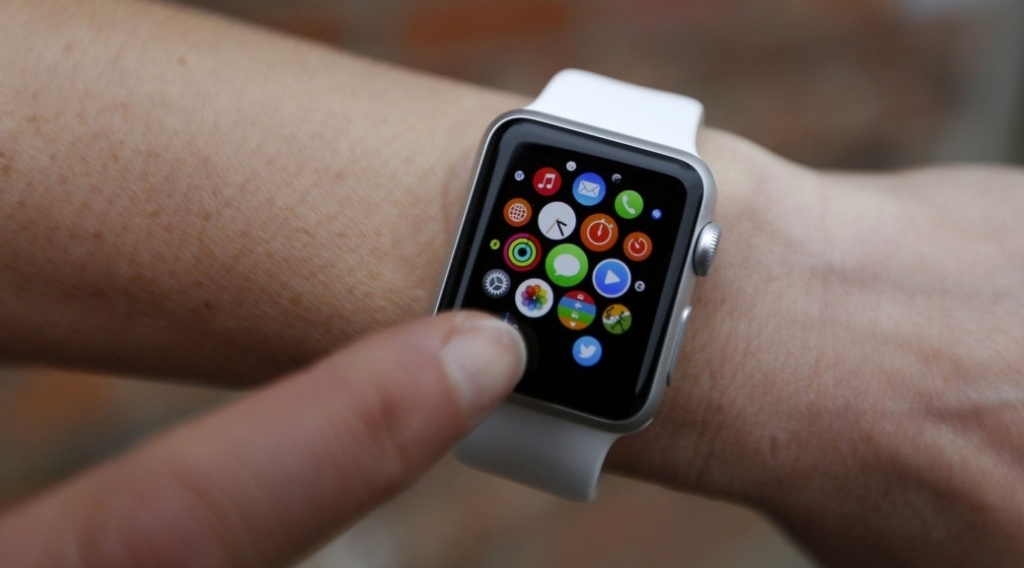 Birthday 'Apple Watch' turns out to be positive pregnancy test