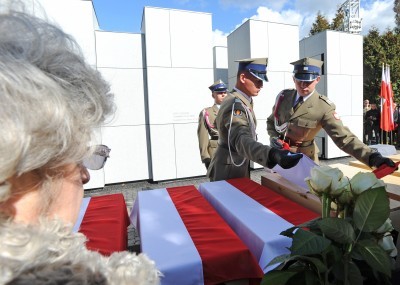 Russia urges to find & punish vandals at Soviet soldiers' graves in Poland