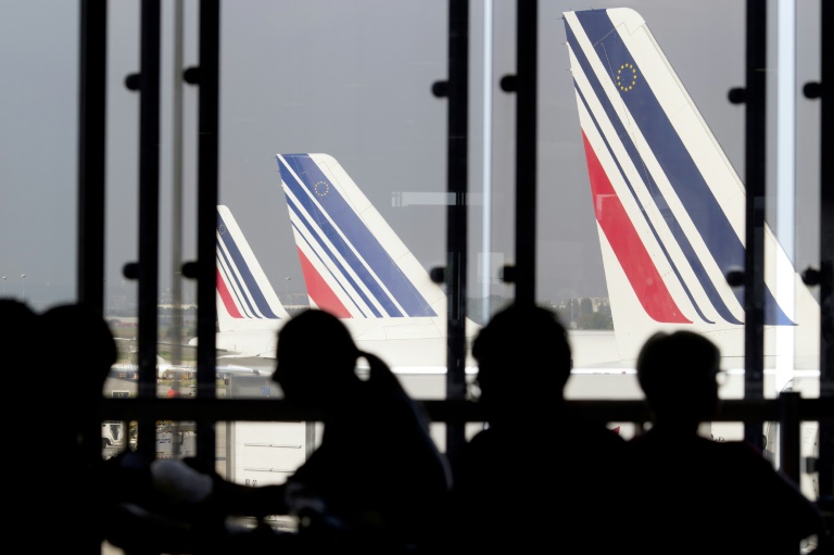 Zacks Downgrades Air France KLM SA to Hold (AFLYY)