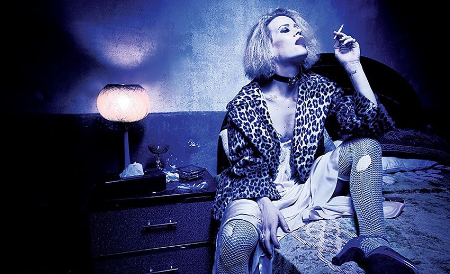 Sarah Paulson is Hypodermic Sally another of the endlessly charming guests in “American Horror Story Hotel.”