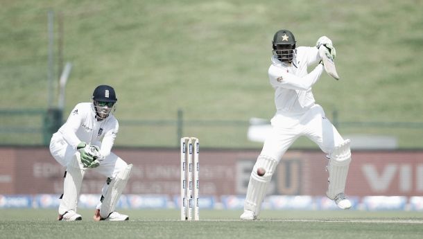 Pakistan vs England Fielding errors leave Cook and co with work to do after tough first day