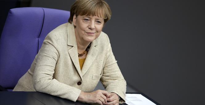 Angela Merkel calls for 'joint effort' in EU to resolve refugee crisis