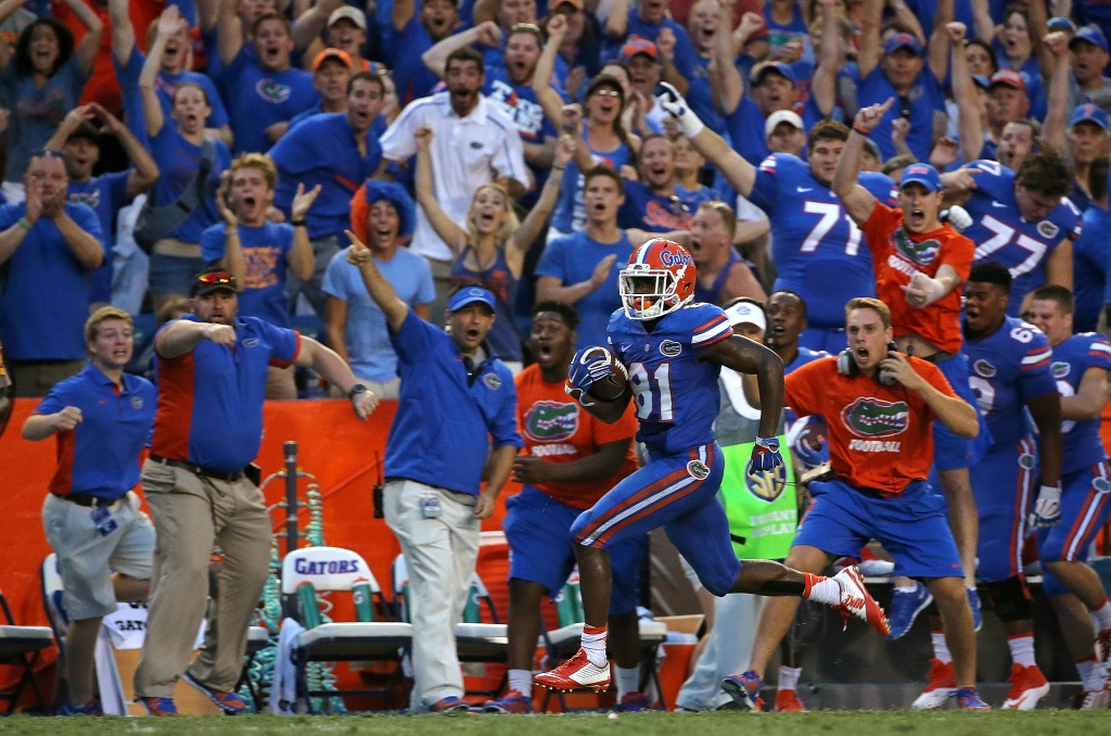 Antonio Callaway #81 of the Florida Gators scores the winning touchdown during a game against the Tennessee Volunteers at Ben Hill Griffin Stadium