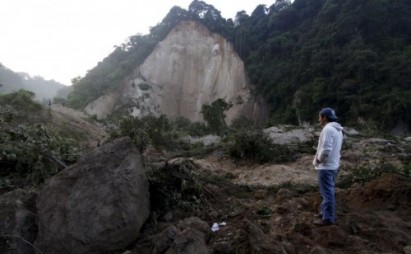 At least 9 dead in Guatemala mudslide