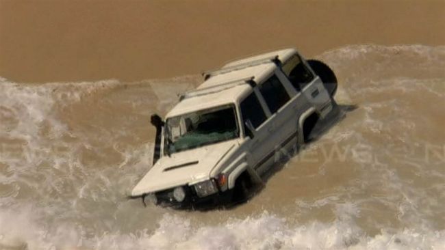 Perth man drives into ocean in bizarre escape attempt