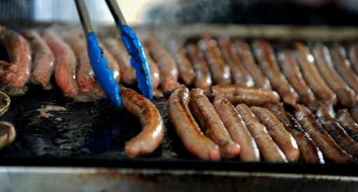 Australia says linking sausages to tobacco risk a farce