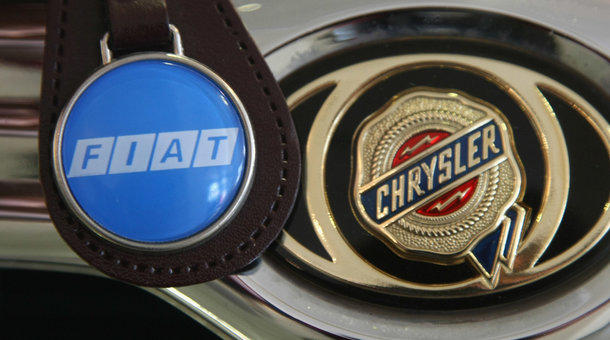 Auto workers&#039 union takes to social media to influence their vote on a Fiat Chrysler proposal