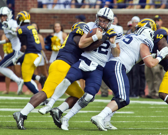 FTB - Mangum's 365 pass yards lead BYU to 30-13 win over UConn