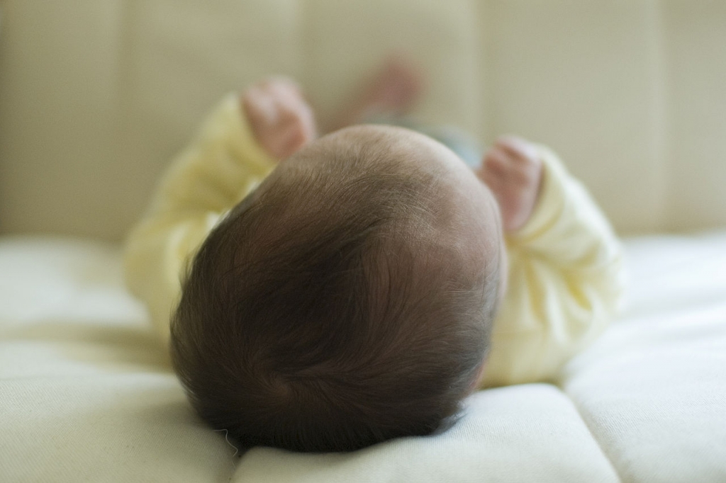 Sing rather than talk to babies to keep them calm