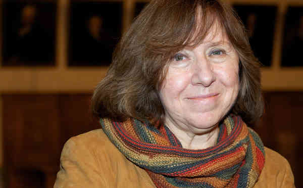 Belarusian writer and Soviet dissident Svetlana Alexievich has won the 2015 Nobel Literature Prize