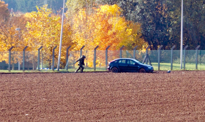 Gunfire heard at entrance to barracks in Belgium