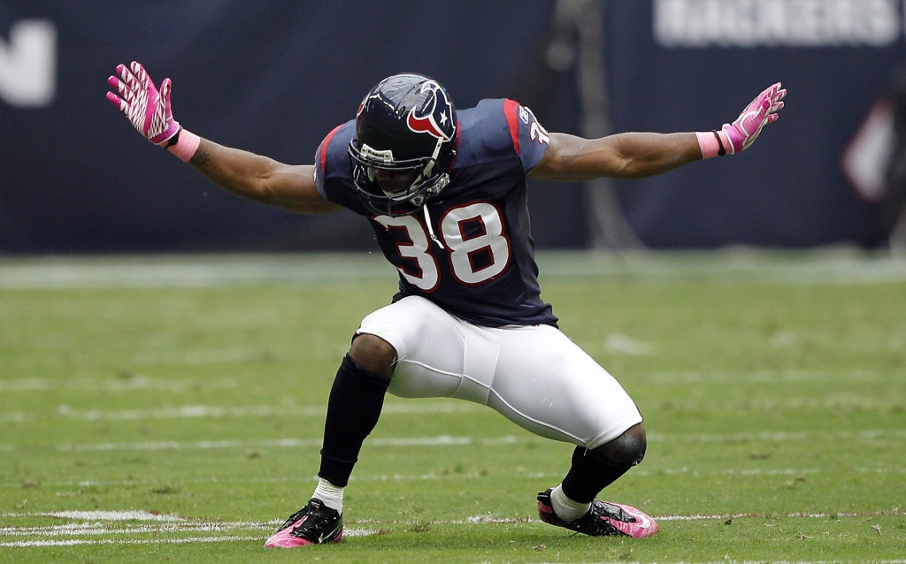 HOUSTON- OCTOBER 02 Danieal Manning #38 of the Houston Texans celebrates after causing a turnover against the Pittsburgh Steelers at Reliant Stadium