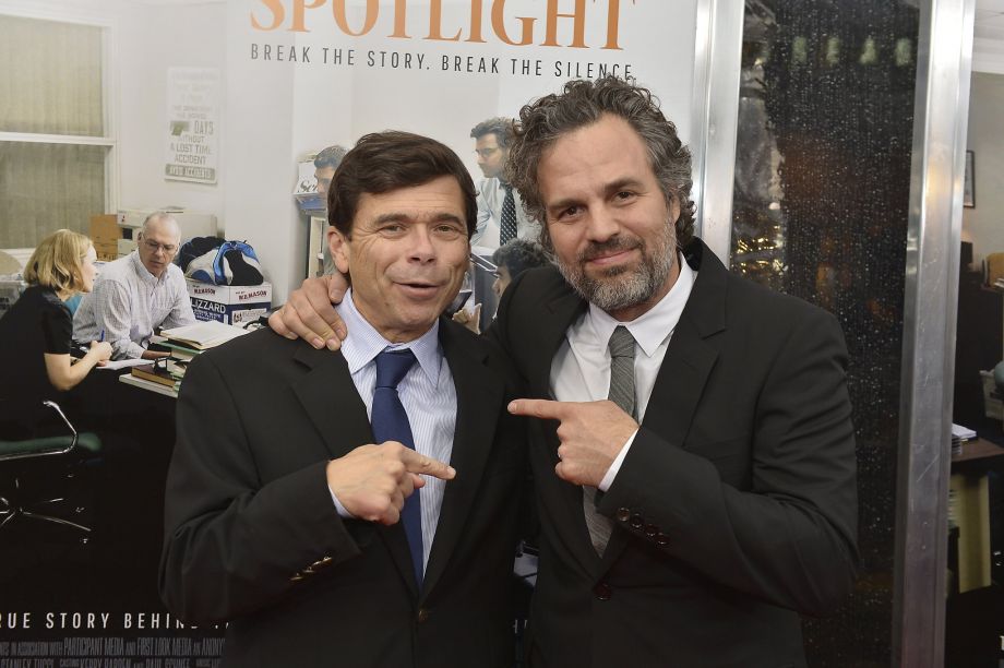 Boston Globe investigative reporter Michael Rezendes and actor Mark Ruffalo attend the Boston premiere of “Spotlight.”