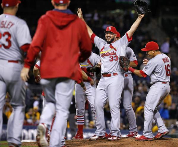 Cardinals' Stephen Piscotty could play again in regular season after collision