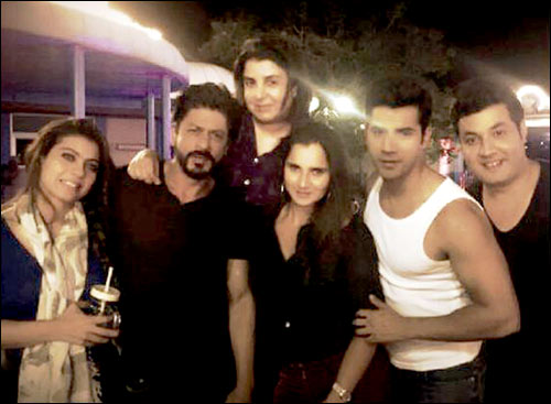 Dilwale crew enjoy Sania's biryani in Hyderabad