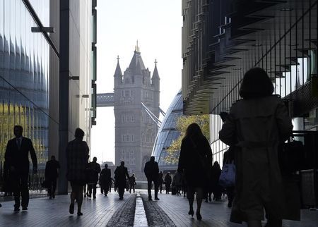 UK-BRITAIN-JOBS:UK unemployment rate falls to new seven-year low pay growth edges