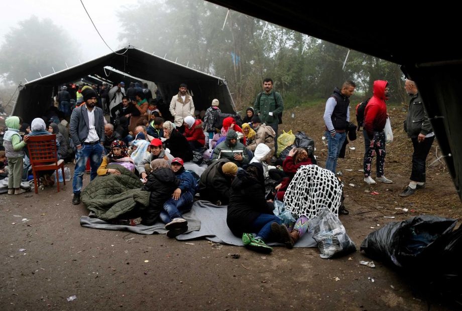 Migrant crisis: Slovenia sets limit of 2500 people a day