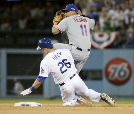 Mets Fans' Reaction To Chase Utley 'Dirty Slide' [OPINION]