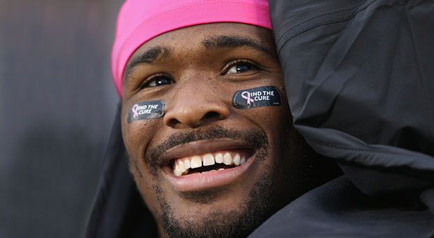 DeAngelo Williams pays for 53 mammograms to honor mom who died of breast cancer