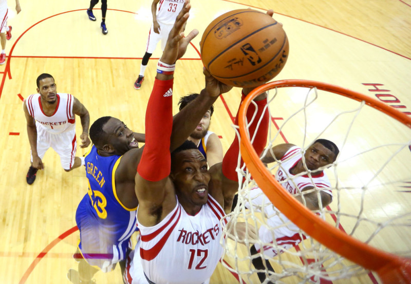 NBA Buzz: Dwight Howard says he played with torn MCL in last season's playoffs