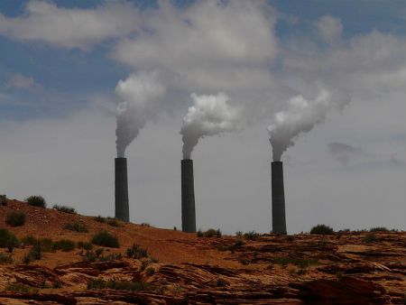 Emissions from coal plant in Arizona