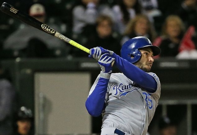 Eric Hosmer's late blast pushed the Royals past the White Sox