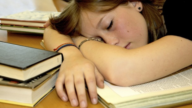 Erratic sleep patterns can be harmful to maintaining a teen's healthy weight