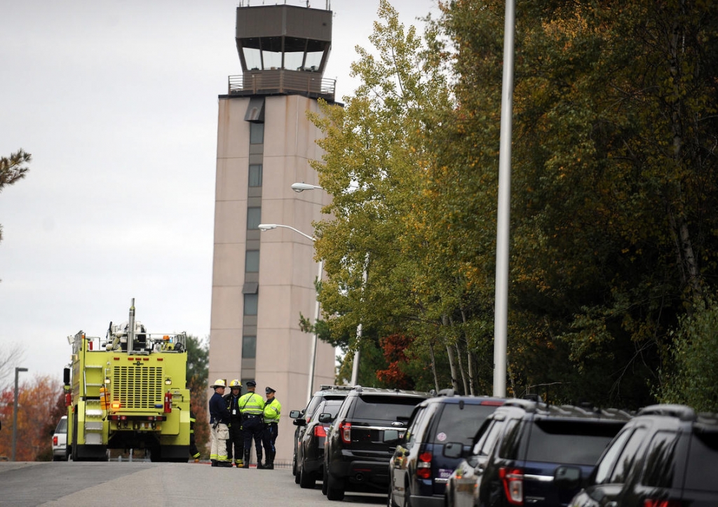 Pilot dies in plane crash shortly after takeoff from Massachusetts airport