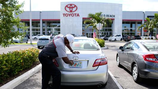 A Toyota dealership in Deerfield Beach Florida