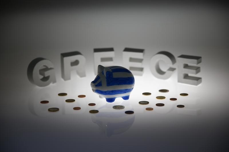 Greek government to submit draft 2016 budget to parliament