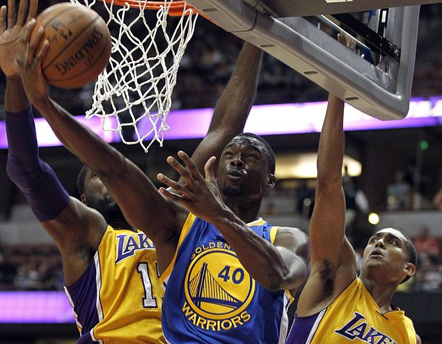 Warriors rout LA Lakers as Clarkson leaves game with sprained right shoulder