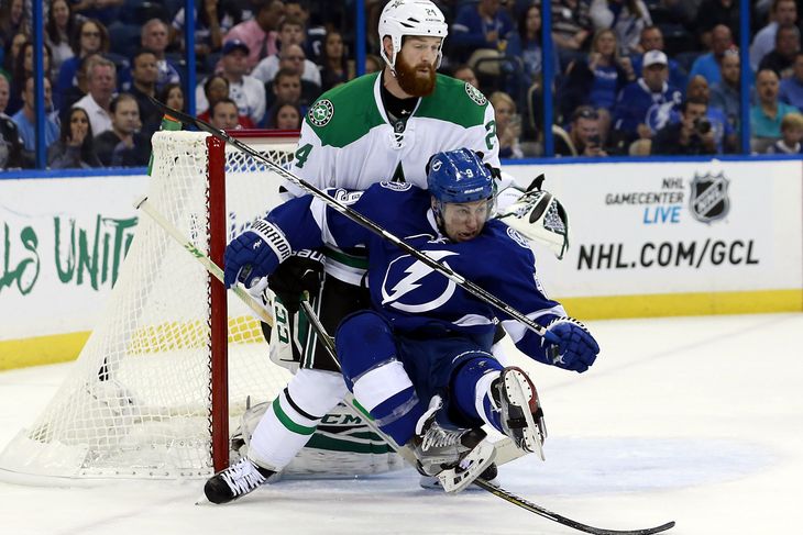 National Hockey League roundup: Lightning top Flyers in OT