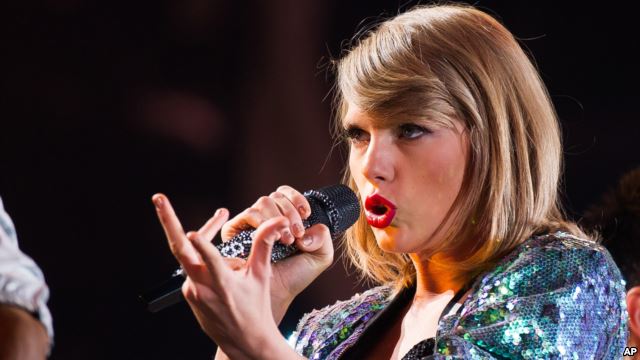 Taylor Swift's Favorite New Songs List: Phoebe Ryan, Frankie React to Surprise