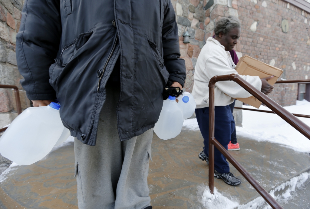 City of Flint considers tapping back into Detroit water