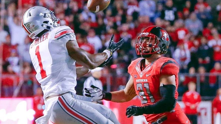 Oct 24 2015 Piscataway NJ USA Ohio State Buckeyes wide receiver Braxton Miller pulls in long pass during the second quarter against Rutgers Scarlet Knights running back Charles Snorweah at High Points Solutions Stadium. Mandatory Credit Jim