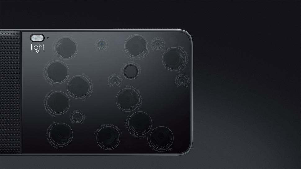 Light stuffs 16 cameras into one small device to challenge DSLRs