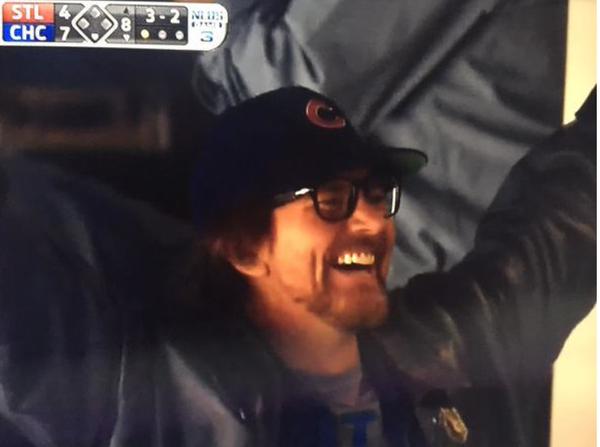 Eddie Vedder celebrates NLCS berth with Cubs