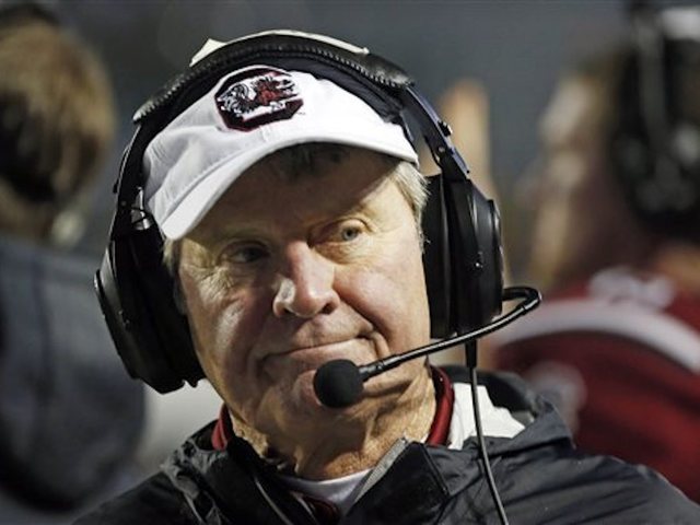 Sources: South Carolina head coach Steve Spurrier retiring on Tuesday