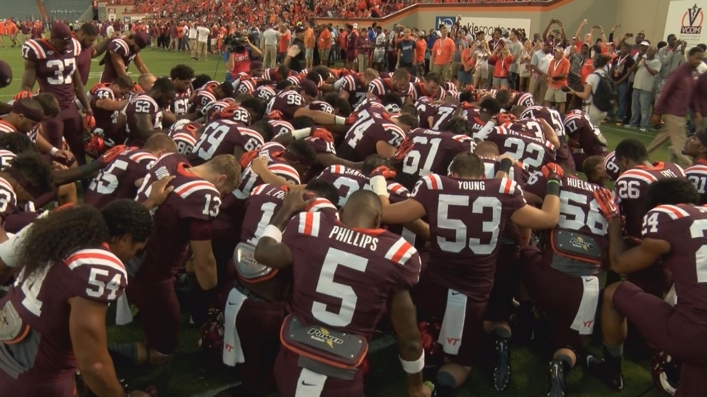 Virginia Tech's Travon McMillian breaks off 59-yard TD, hurdles people (Video)