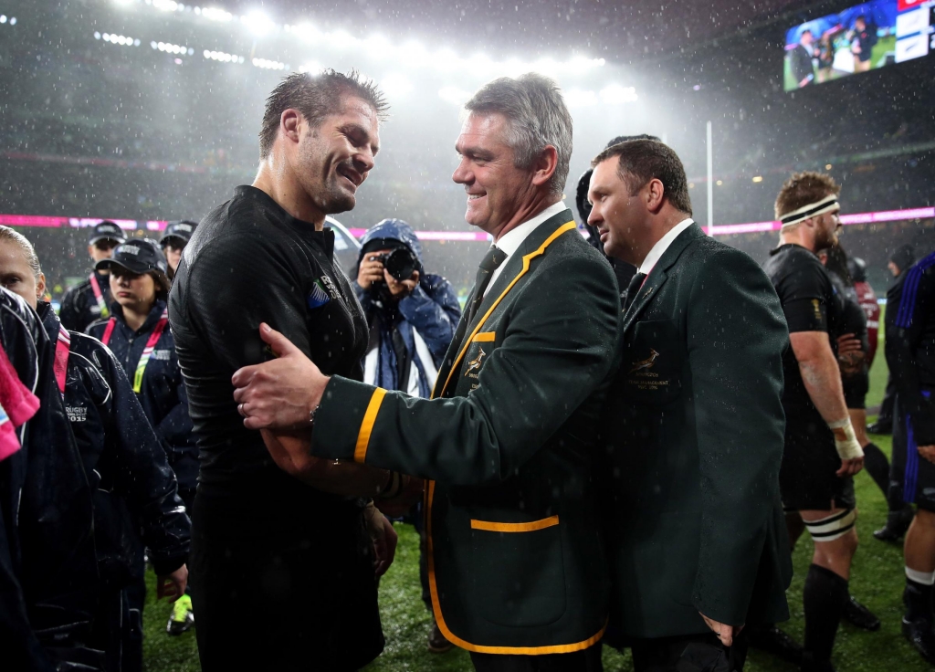 Mutual respect seems clear as under pressure Springbok coach Heyneke Meyer congratulates Richie McCaw