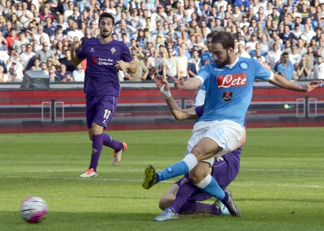 Fiorentina keeps top spot in Serie A despite loss to Napoli as Inter Milan draws with Juventus