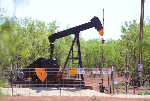 Nellie Doneva  Reporter-News An oil pump operates within the city limits on Roosevelt St. in north Abilene Monday