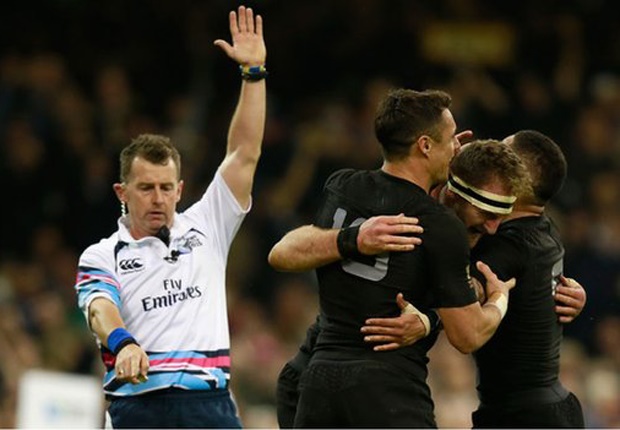 Nigel Owens
      

 
       
      Related Links          
       Boks rue eight crucial minutes              Hansen rubbishes Mc