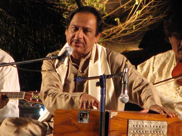 Pakistani legendary ghazal singer Ghulam Ali’s concert in Mumbai this week was cancelled due to the threat of extremist Hindu party Shiv Sena