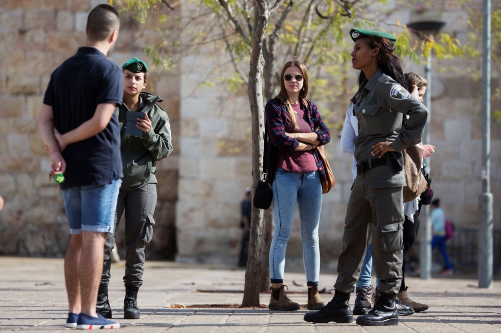 Israelis stabbed in three attacks